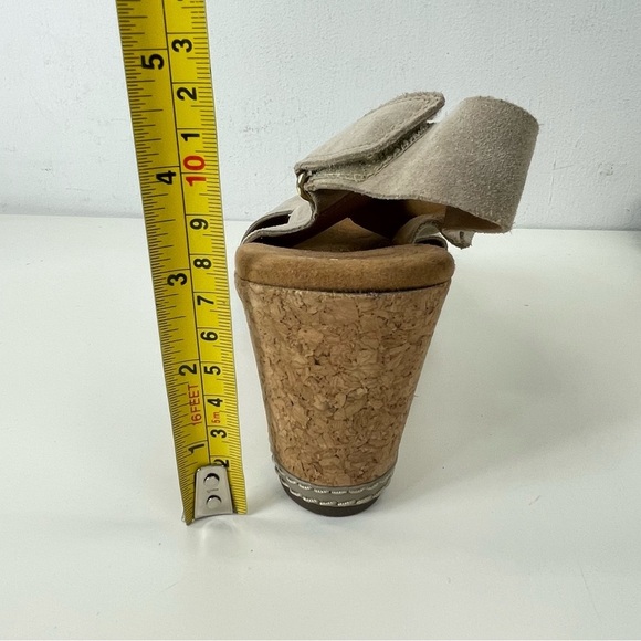 Clarks Helio Float Wedge Sandal in Tan Suede Size 10 Wide - Picture 7 of 13